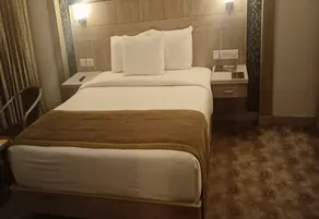 Hotel Suruli Pallazzio - Image 4