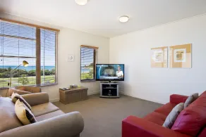 Lornebeach Apartments - Image 3