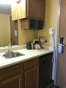 Americas Best Value Inn Centralia - Image 3