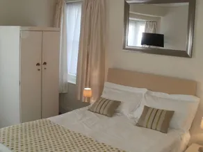 Gumfreston Guest House - Image 3