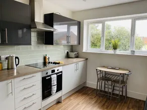 Church Road Apartment by Aldershot Short Stays - Image 2