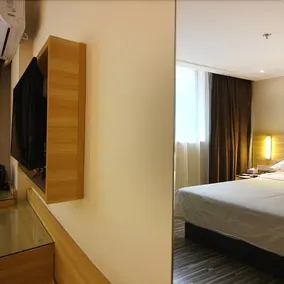 Lianyin · Qimeng | LOTUSHIDE · DREAM Lianhua · Boutique Hotel (Gongbei Port Zhuhai Station) - Image 3