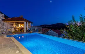 Amazing Home in Gromaca With Wifi and 4 Bedrooms - Image 5