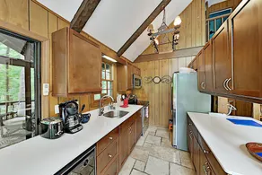 3br W/ 2 Decks & Sunroom 3 Bedroom Cottage - Image 4