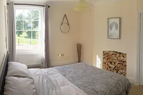 Charming 2BD Flat Cheltenham, Gloucestershire - Image 5