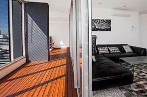 Melbourne Holiday Apartments at McCrae Docklands - Image 4