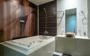 Palace Hotel - Image 2