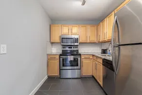Updated CWE 1BR Near BJC by Zencity - Image 4