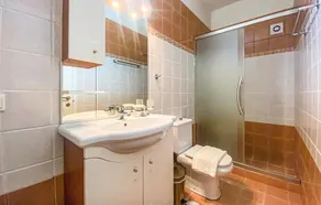 Awesome Home in Atalanti With Jacuzzi, Wifi and 6 Bedrooms - Image 5