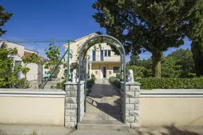 Villa Mary by Villas Guide - Image 2