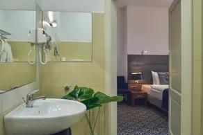 Imperial Hotel - Image 2