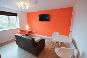 Modern Studio in Desirable Clifton Area - Image 5