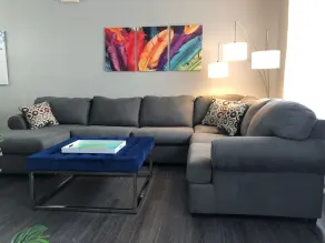 Tideview 166 · NEW Ultra Modern & Super Clean 3 Full Suites - Image 3