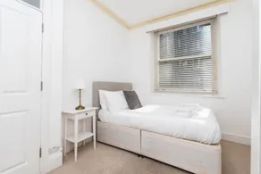 Super Exclusive 3 Bedroom Flat Heart of Chelsea - Image 3