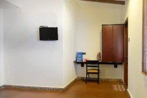 OYO 2207 Hotel Transit - Image 2