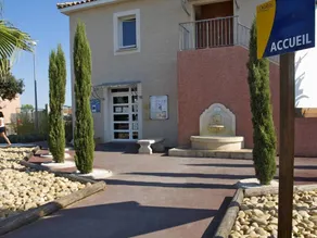 Well-kept Holiday Home Between Nimes and Montpellier - Image 2