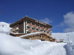 Hôtel La Perelle - Image 2