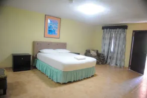 Rooms On The Hip Strip - Montego Bay - Image 3