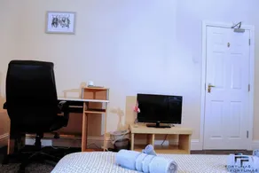 Beautiful 5-bed House Roker Beach - Image 4