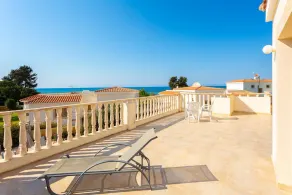 Hector Beach Villa - Image 4