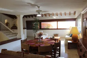 Stunning Residence 4 Bedrooms, AC, WiFi - Image 2