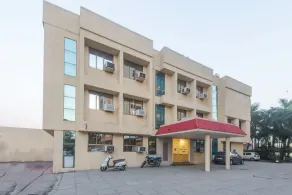 OYO 10652 Hotel Kushala Green - Image 5