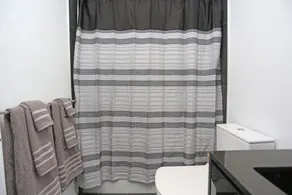 Marvelous 2 Bdrm in Downtown Toronto - Image 2