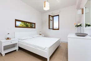 Mikro Livadi Special Lodges - Image 3