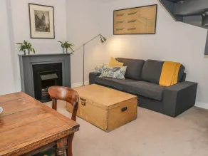 2 Wheatsheaf Yard - Image 2