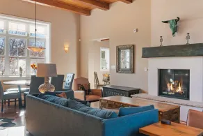 Casa Sage - Unbeatable Location, Stunning Interior NEW LISTING - Image 3