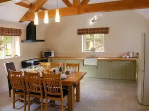 Douglas Cottage - Image 2