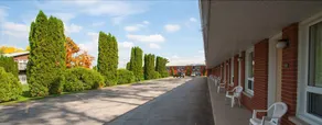 Red Pine Inn Alliston - Image 3