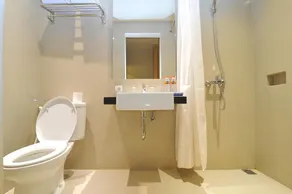 Aveon Express Hotel Yogyakarta by Daphna International - Image 2