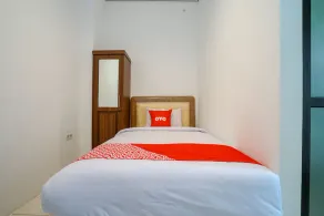 Fedith Kost Syariah by OYO Rooms - Image 4