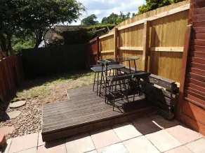 Charming 2-bed House in Torquay - Image 2
