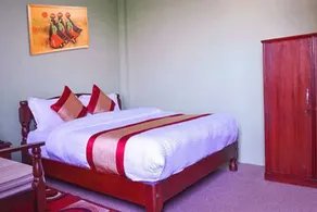 Hotel Mount Everest - Image 4