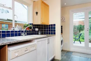 Garden Cottage - Image 2