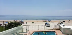 Holiday Shores Beach Club - Image 2