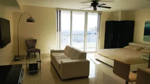 Luxury 2 Bedroom Apartment with Ocean and Park Views in Downtown Miami - Image 4