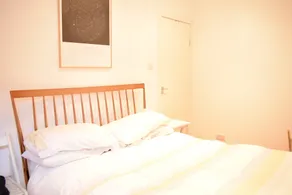 Arty Apartment in Camberwell - Image 4