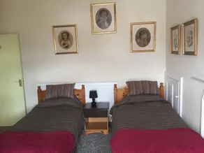 Hillview Guest House Northampton - Image 5