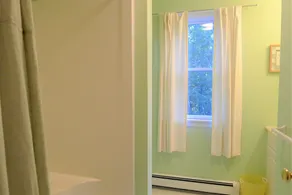 300 Gross Hill - 3 Bedroom House - Image 3