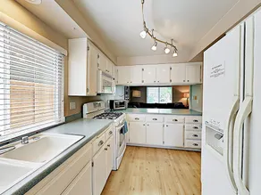 1160 Oxnard - 4 Br Home - Image 2