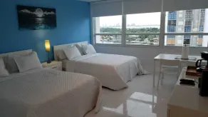 Castle Beach Club Apartments - Image 5