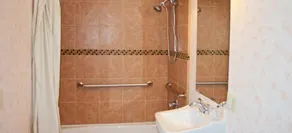 The Dolphin Inn - Image 5