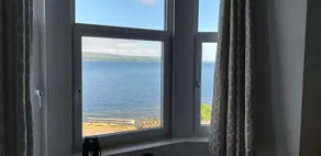 Captivating 1-bed Apartment sea Views,in Innellan - Image 3