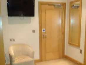 Kings Lodge - Image 4