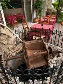 Zorbas Hotel - Image 5