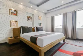 Collection O 40421 Hotel Queens Tower - Image 2