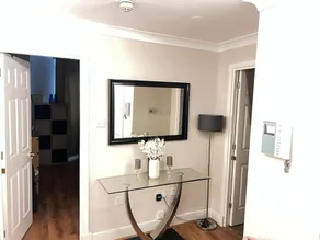 Charmant appartement de vacances adapté aux familles | Vue ville - Image 5